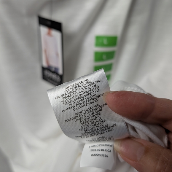 Jones New York White Tee With Button Detail, Relaxed Fit Women Size L - Picture 14 of 16